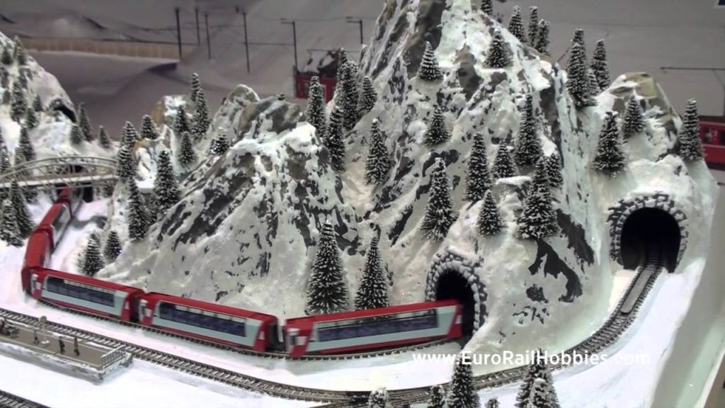 2015 Toy Fair - Kato/Noch N Scale Display with Glacier Express
