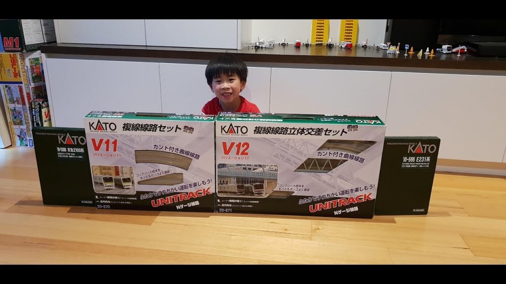 Nゲージ KATO V11 + V12 複線立体交差セット Long Straight Figure-8 Lay-out