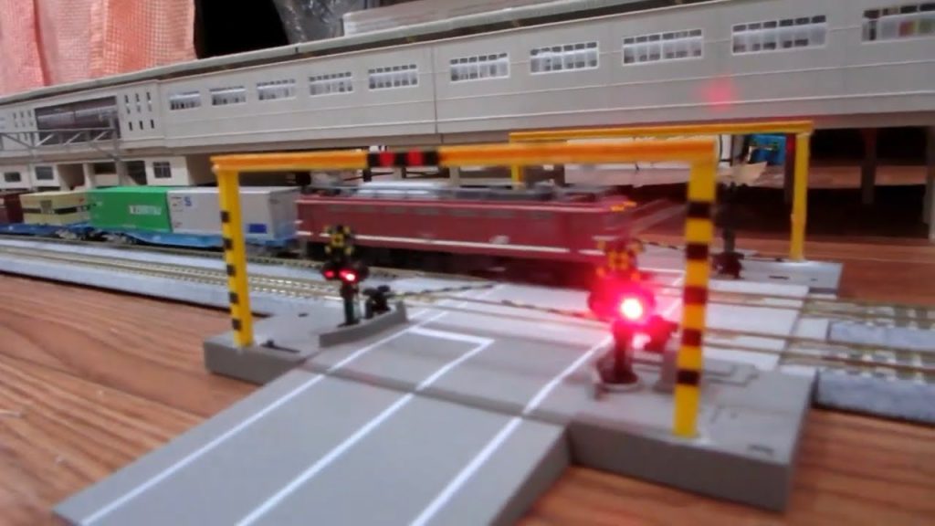 N-Scale KATO AUTO RAILROAD CROSSING-S BASIC SET+DOUBLE TRACK SET  UNBOXING,REPLACE,&TRIAL RUN 151211