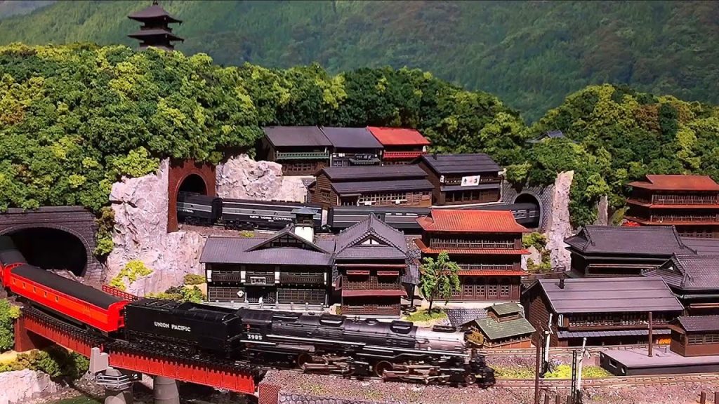 SP Daylight & Challenger model railroad run through a hot spring town in Japan ②　チャレンジャーとデイライト　ジオラマ