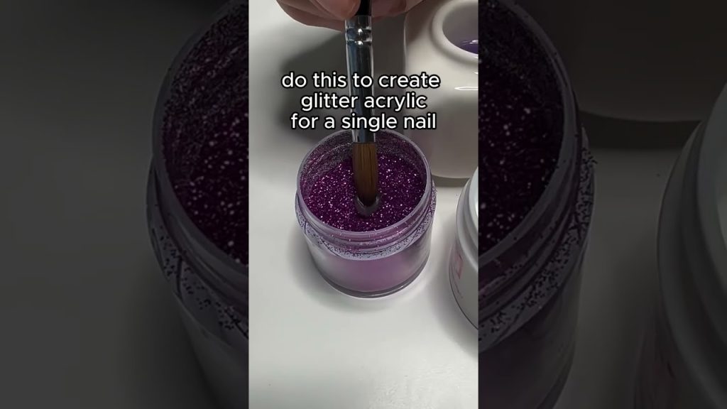 Sometimes you don’t need to mix a whole jar of glitter #tipoftheweek #nails