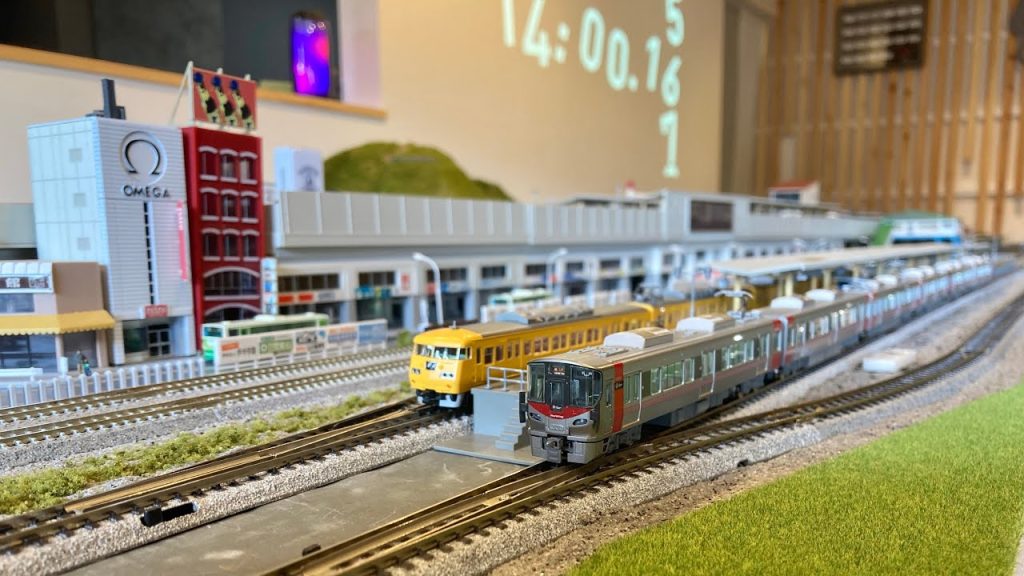 【Nゲージ】〜TOMIX 227系0番台RedWing快速&岡山電車区117系 RailsideCafe 1番2番線レイアウト走行シーン〜