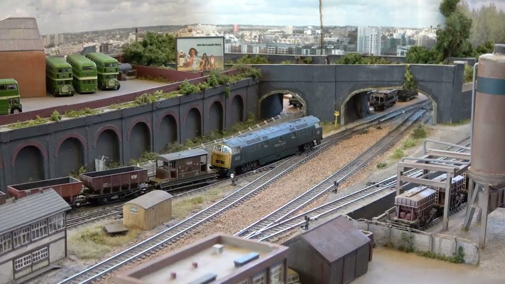 ‘City Basin Goods’ N Gauge Model Railway