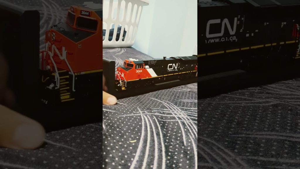@GO249official @R179CCtrainofficial @PST-4RxMTAFAN I got the ho scale ET44AC