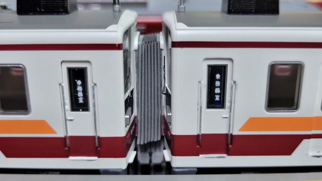 鉄道模型　KATO　新製品　ユニーク幌　取り付け後の走行