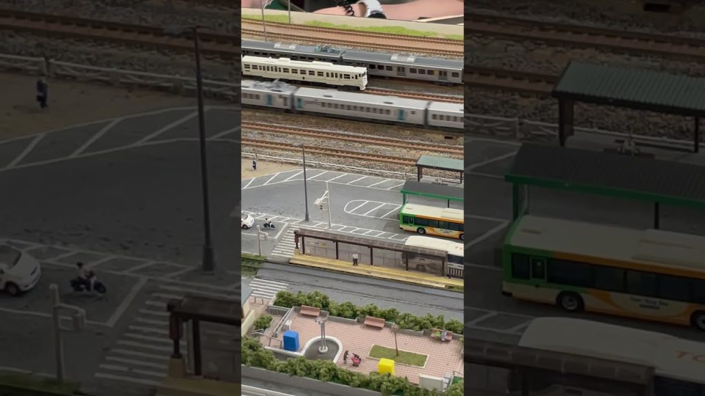 Nゲージ城鎮-行駛中（順行）KATO 10-439 883系「ソニック883」列車（模型）通過剪式橫渡線@溫刀鐵道🚄🛤️