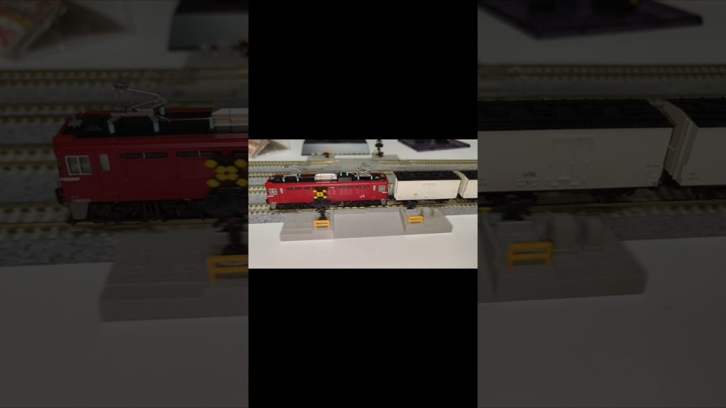 鉄道模型 Nゲージ KATO3076-3 ED79 シングルアームパンタグラフの走行シーン