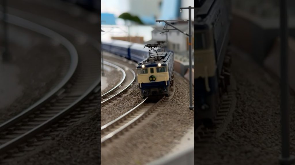 TOMIXから新発売された寝台特急なはを走らせた  #Shorts #鉄道 #寝台列車 #nゲージ #鉄道模型 #レンタルレイアウト #安芸山陽模型 #TOMIX #24系 #EF65 #なは