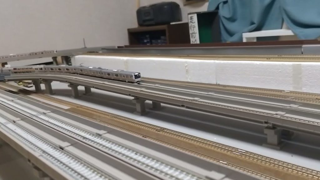 鉄道模型レイアウト走行テスト中央線