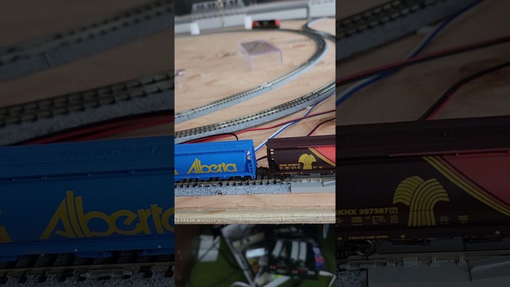 Bachmann Saskatchewan Grain Car Corporation Car and N GAUGE KATO Big Boy Long Train #kato #bigboy