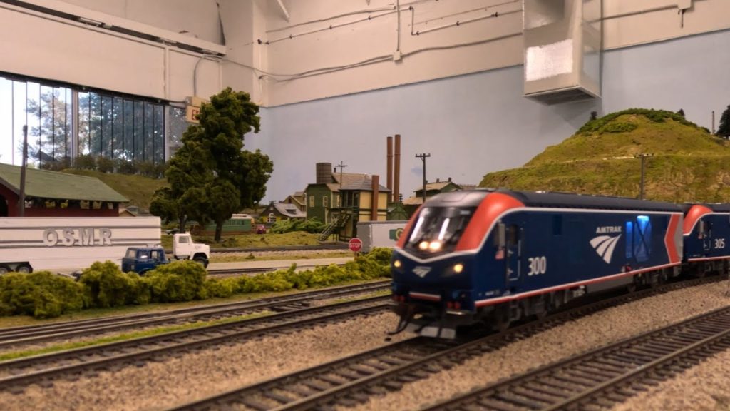 HO Scale Amtrak Trains in Action