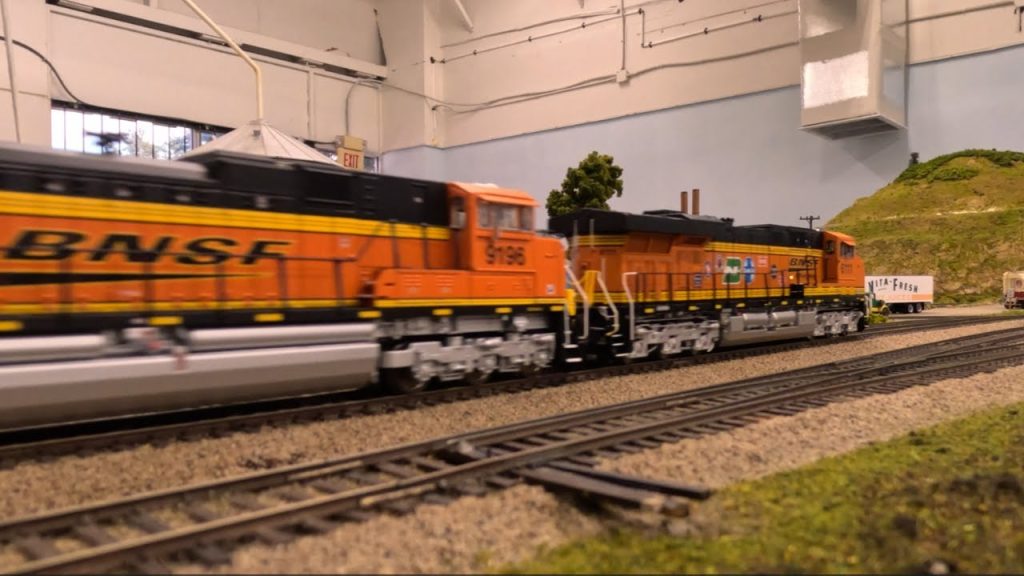 HO Scale BNSF Freight Compilation Part 1 – Nonstop Action!