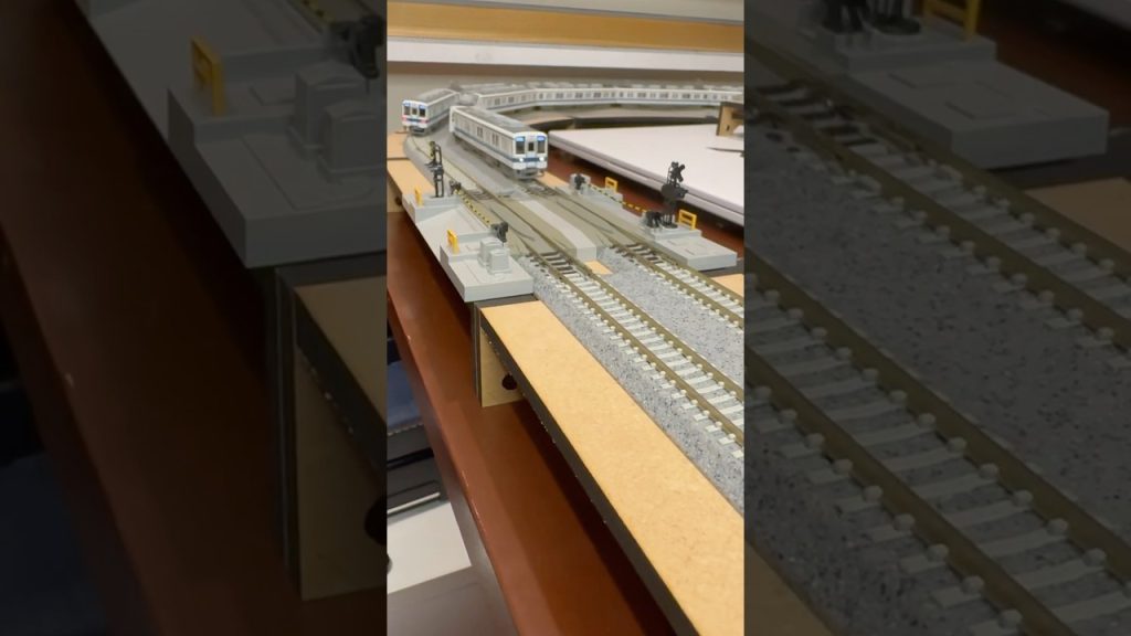 (書斎のデスクトップミニレイアウト)KATO 東武8000系 後期更新車、更新車 走行シーン