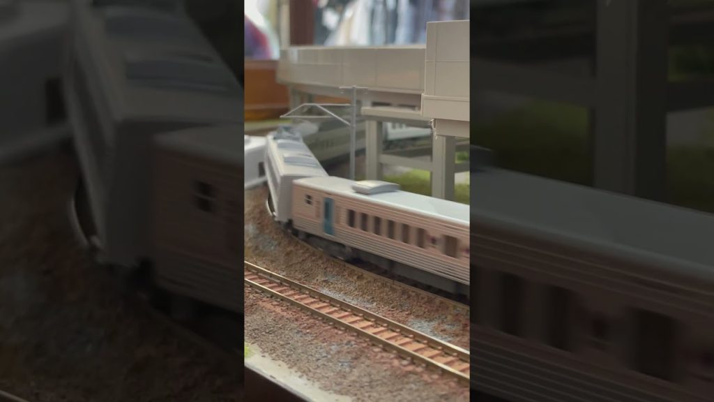 Nゲージ城鎮-行駛中（順行）KATO 10-439 883系「ソニック883」列車（模型）通過立體交叉區彎道@溫刀鐵道🚄🛤️