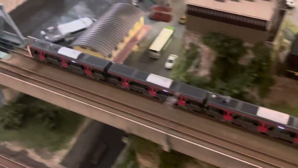 Nゲージ 城鎮- POPONDETTA 6087 都營地下鐵淺草線5500型列車（模型）繞行一圈（順行）（夜間模式）@溫刀鐵道🌃🚄🛤️