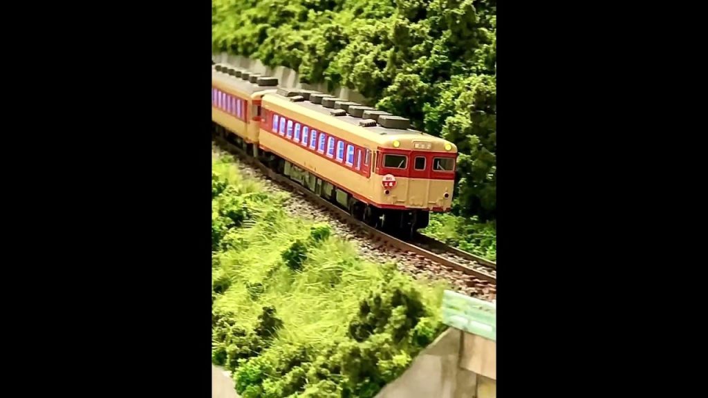 急行列車が急坂を登る　 #nゲージ鉄道模型 #nゲージレイアウト #気動車