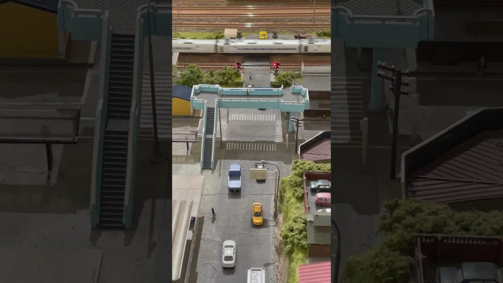 Nゲージ城鎮-行駛中（順行） KATO 10-246 885系列車（模型）通過平交道@溫刀鐵道🚄🛤️