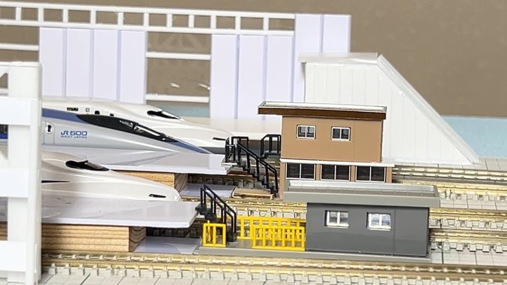 【Nゲージ 新幹線】 博多駅製作中 (防音壁 駅員室 階段)【N-scale Shinkansen】 Hakata Station under construction