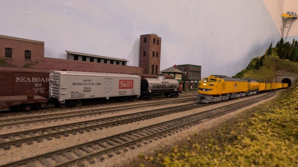 No Signals, No Support – Union Pacific Heads Into Dark Territory HO Scale