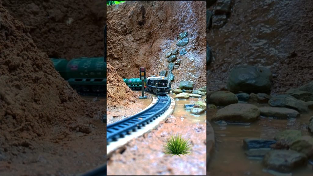 🚂 Rainy Muddy Valley | Miniature Train Passing Signal & Waterfall Diorama