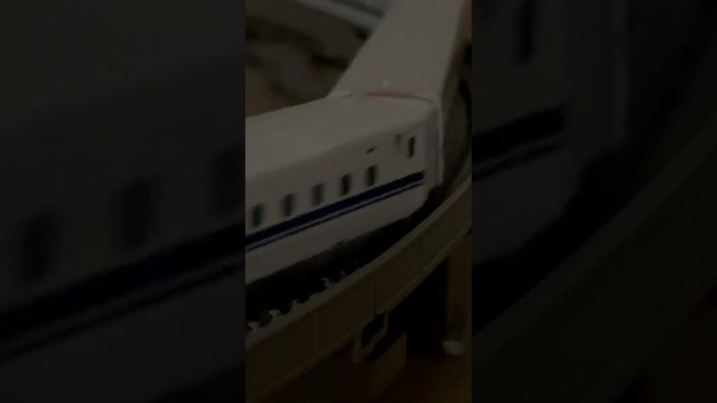 カーブを行く新幹線　#nゲージ #新幹線 #tomix #train #鉄道#鉄道模型
