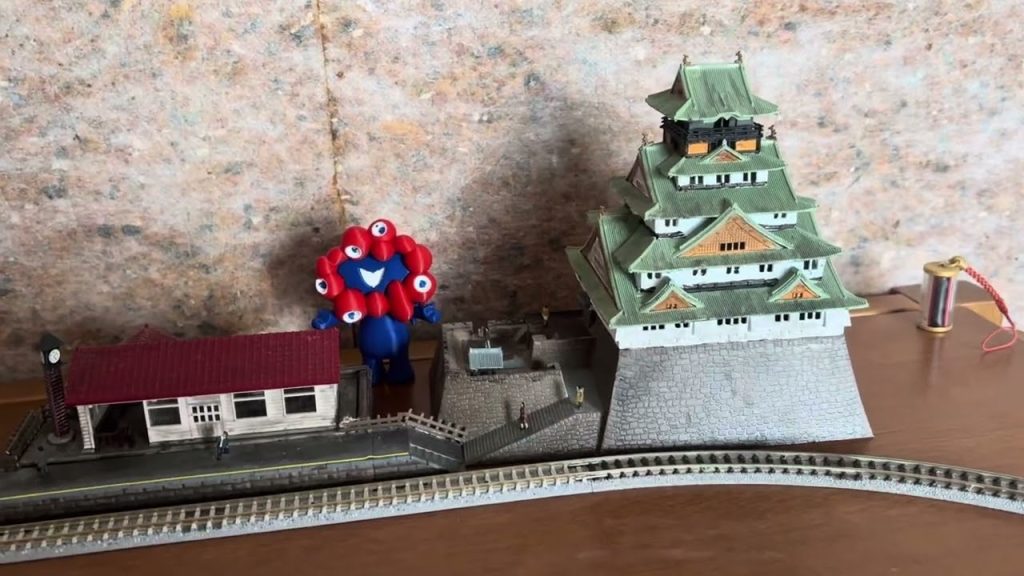 大阪城とミャクミャクと駅　鉄道模型