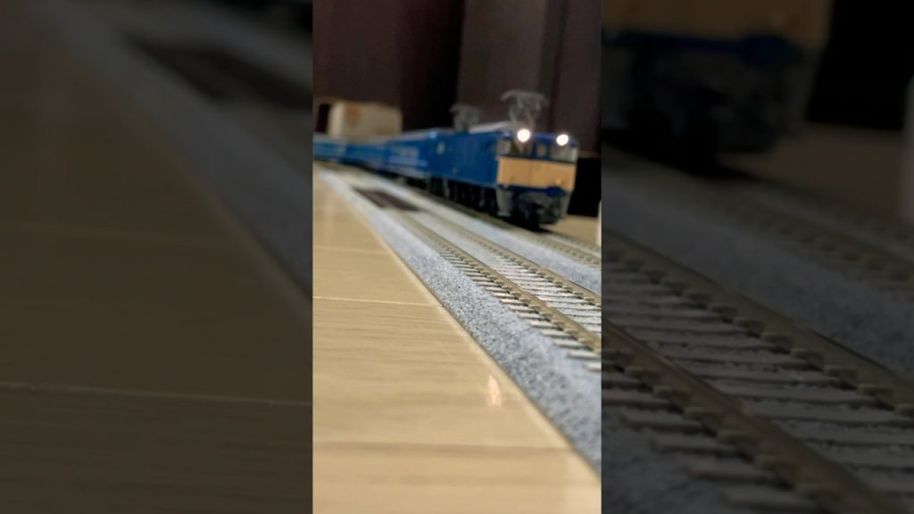 (我が家のHOゲージ鉄道模型)TOMIX 115系湘南色、EF64-1000+24系あけぼの 走行シーン
