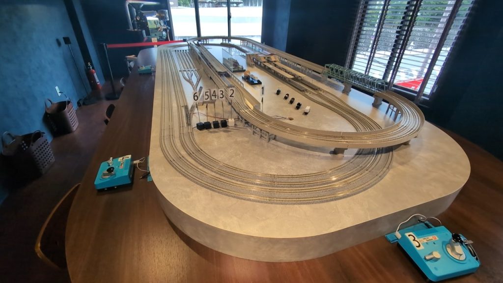 【大阪】かっこいい大人の趣味空間!!自分のNゲージを走らせられる鉄道模型カフェ【上町鉄道珈琲】