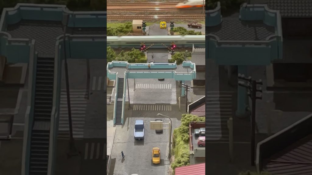 Nゲージ城鎮-行駛中（順行）KATO 10-590 787系 (アラウンド・ザ・九州)列車（模型）通過平交道@溫刀鐵道🚄🛤️