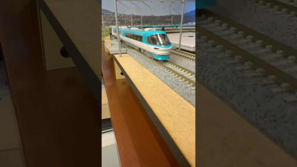 (Nゲージ鉄道模型 書斎のデスクトップミニレイアウト)KATO 283系オーシャンアロー 走行シーン