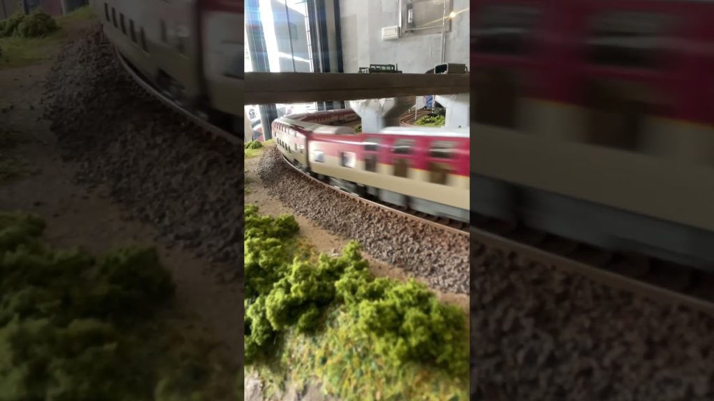 Nゲージ城鎮-行駛中（逆行） Kato 10-1779 381系「ゆったりやくも」電車（模型）通過陸橋下方彎道@玩軌運轉🚄🛤️