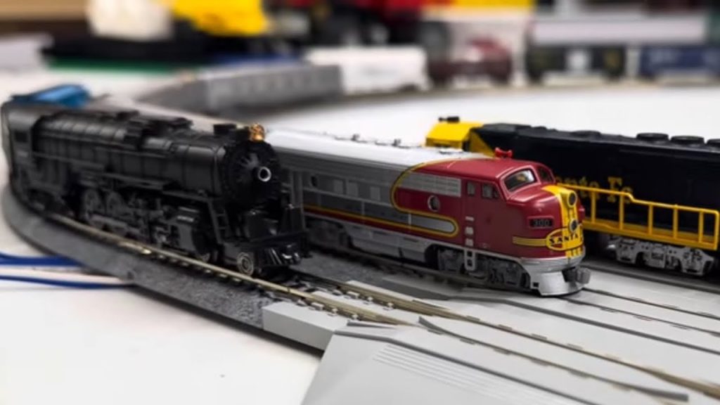Santa Fe x3 N Scale Trains – Super Chief, Empire Builder Bachmann & Kato Trains