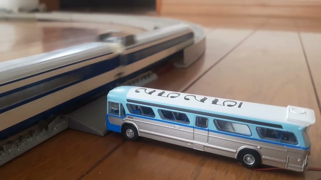 TOMIXの旧製品のNゲージ鉄道模型の[“日韓海底トンネル経由🇯🇵🎌🗾🇰🇷🇰🇵・日韓中ドリーム新幹線🚅🇯🇵🎌🗾🇰🇷🇰🇵🇨🇳０系２６両フル編成ひかり号&JR北海道１８３系特急気動車とのすれ違い運転”]⑨