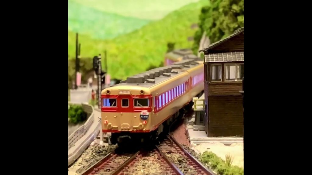 スイッチバック駅を通過する急行列車　#nゲージ鉄道模型 #nゲージレイアウト #スイッチバック駅 #気動車