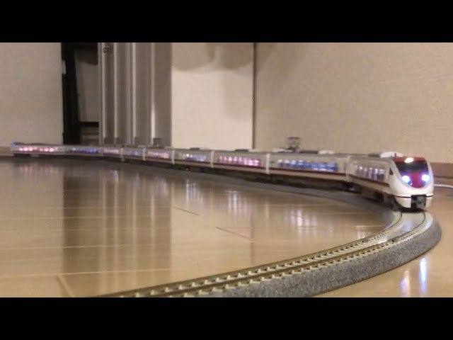 （我が家のHOゲージ鉄道模型)TOMIX 683系8000番台　走行シーン
