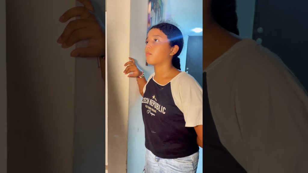 Mi hija aprende a tener la casa limpia #shortvideo