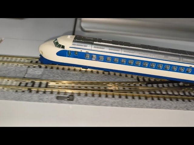 男の雑鉄道模型 Nゲージ 国鉄 0-1000系 東海道・山陽新幹線 小・大窓車と混成されたNH編 自宅レイアウト走行