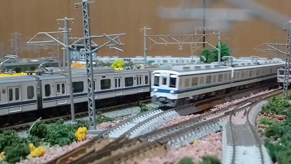 【鉄道模型Nゲージ】KATO東武東上線8000系8両編成入線しました。ポイント増設で環状線に。#自宅レイアウト #鉄道 #nゲージ #train #電車 #東武東上線 #東武鉄道 #東武8000系