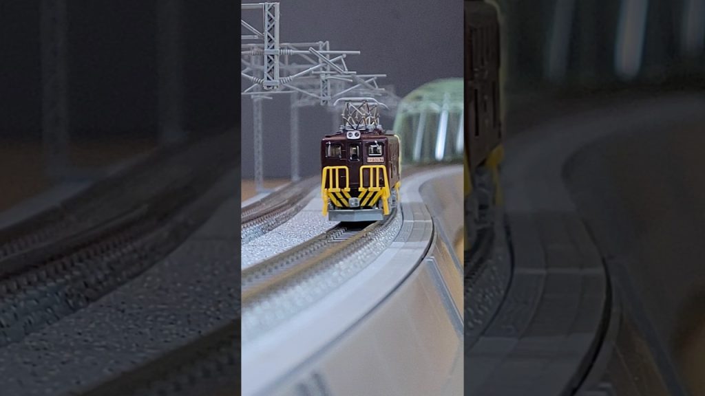 NゲージTOMIX築堤をふらつきながら走る東武鉄道ED5067…#shorts
