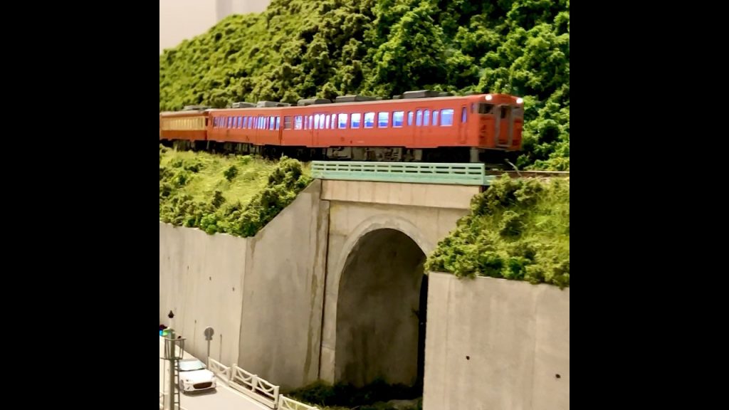 山岳路を行く。     #nゲージレイアウト #nゲージ鉄道模型 #気動車