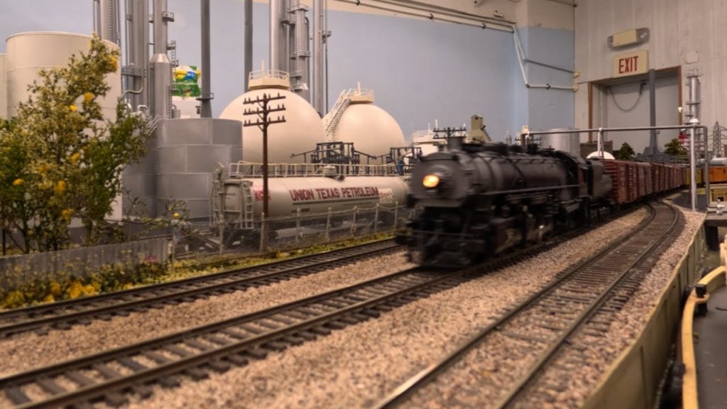 HO Scale Trains Hit the Mainline