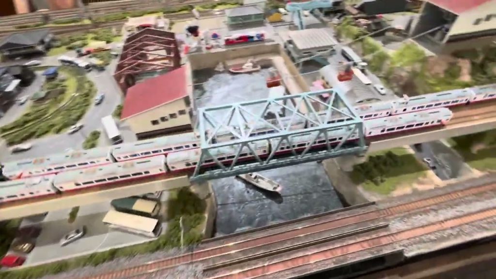 Nゲージ城鎮-雙KATO台鐵EMU1200型紅斑馬自強號列車（模型）競速（逆行）@溫刀鐵道🚄🛤️